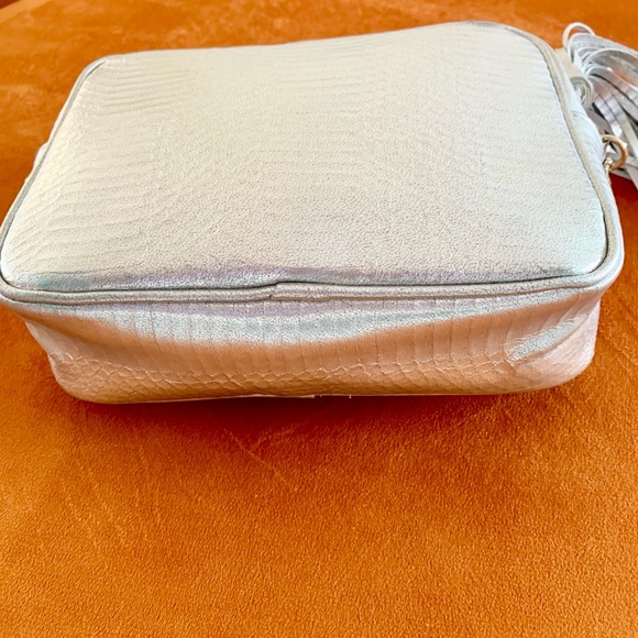 NEW Victoria’s Secret Snake Embossed Vegan Leather - Picture 5 of 6